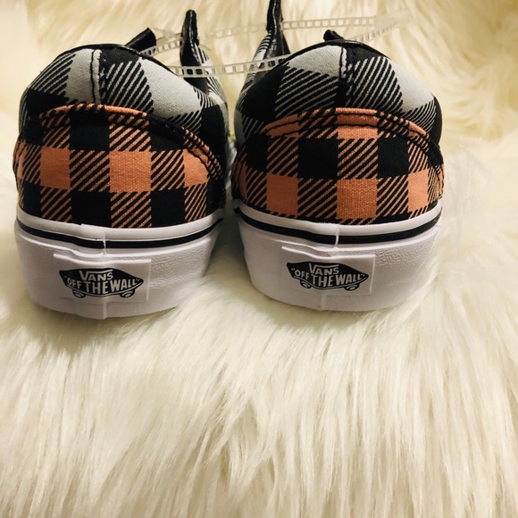 Vans - Picture 3 of 7